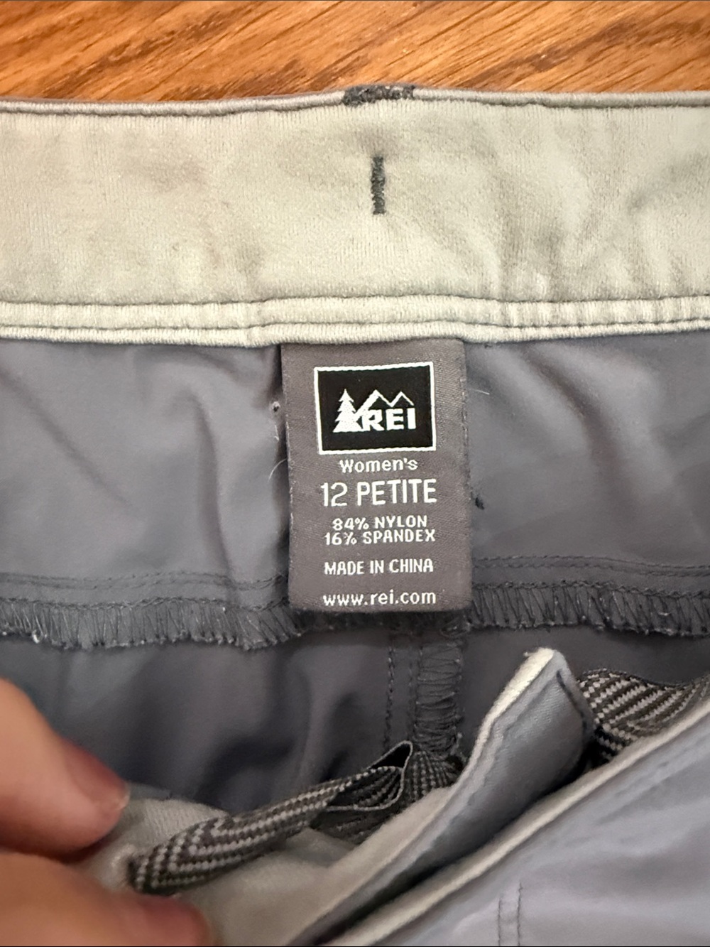 REI Women’s 12 Petite Gray Stretch Hiking Pants Adjustable Leg - Picture 2 of 11